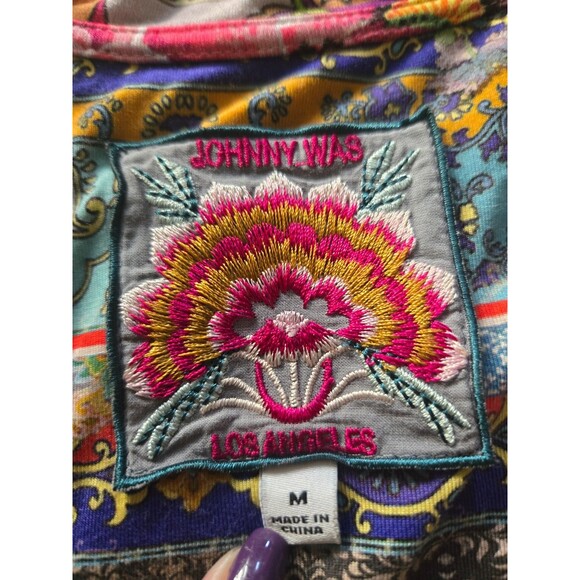 Johnny Was Floral Calloway Favorite V-Neck T-Shirt Boho Size Medium - Picture 4 of 6